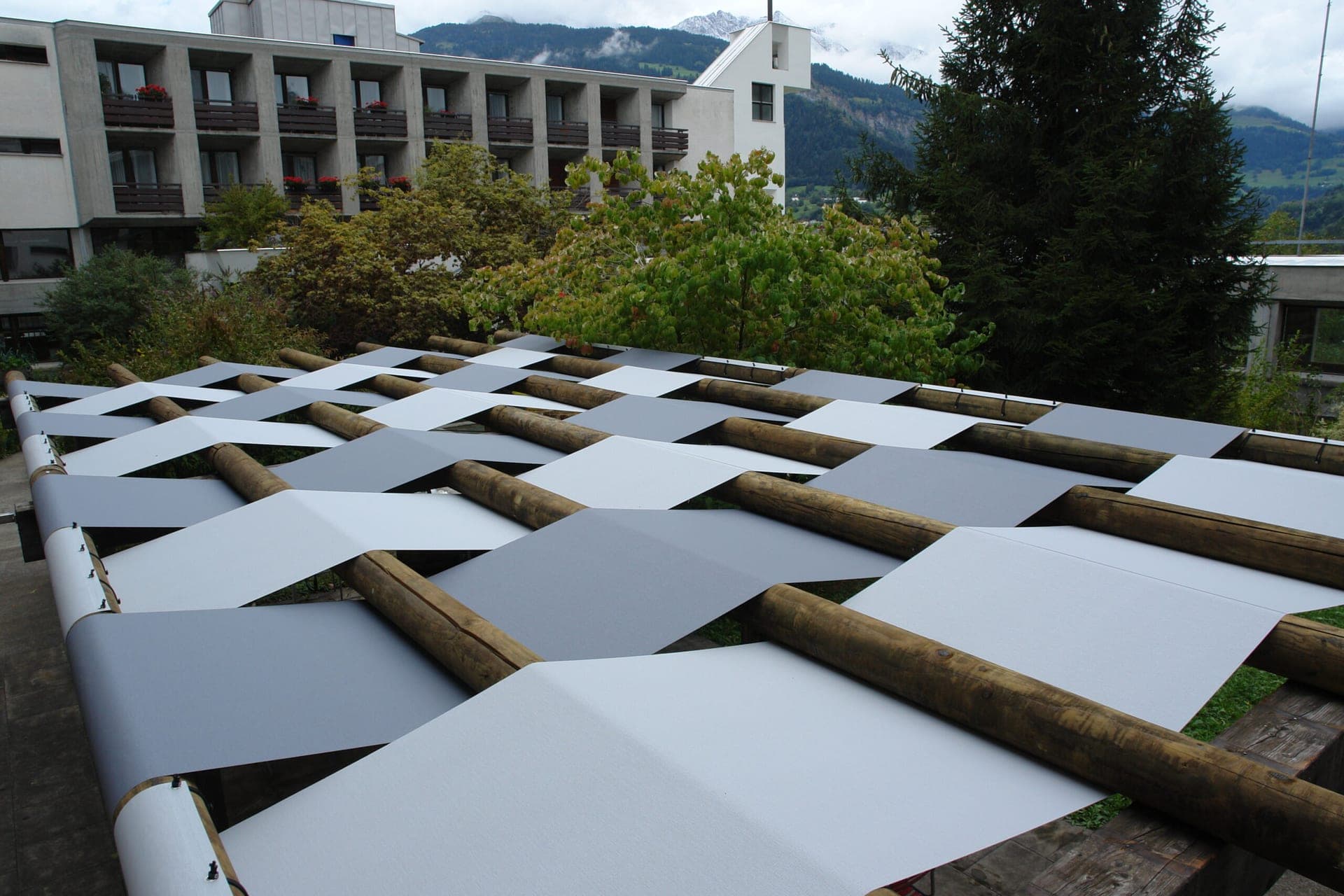 Stoff mit Ösen / Druck