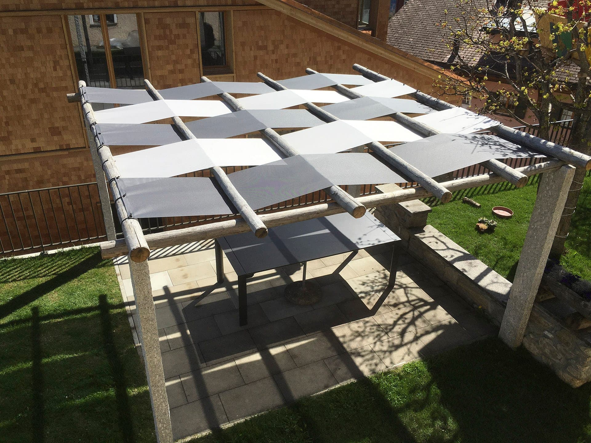 Gewebe mit Ösen einflechten